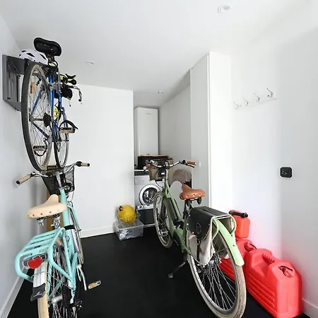 504 La Caractere Et Elegance